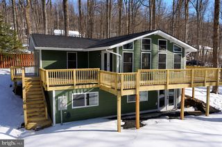 215 BUCK RD, Linden, VA 22642