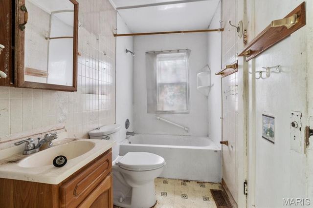 3128 Airway Avenue, Breckenridge Hills, MO 63114