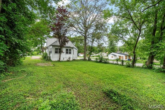 3128 Airway Avenue, Breckenridge Hills, MO 63114
