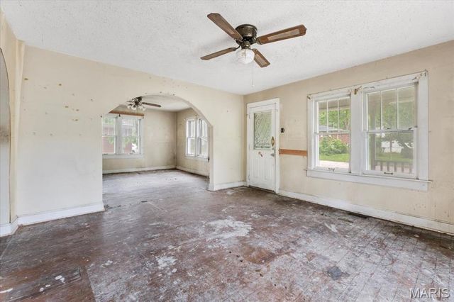 3128 Airway Avenue, Breckenridge Hills, MO 63114