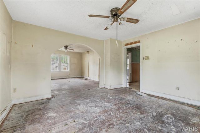 3128 Airway Avenue, Breckenridge Hills, MO 63114