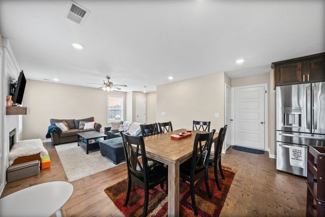 1084 Barnhill Rd, Clarksville, TN 37043