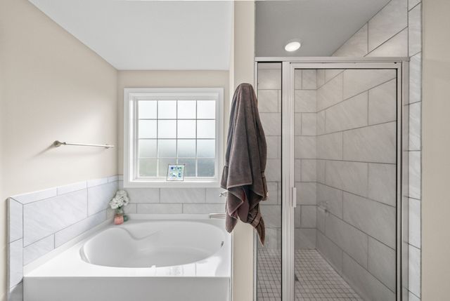 1084 Barnhill Rd, Clarksville, TN 37043