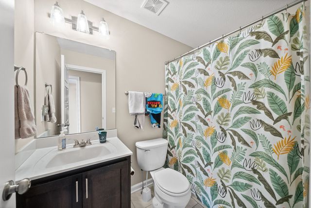 1084 Barnhill Rd, Clarksville, TN 37043