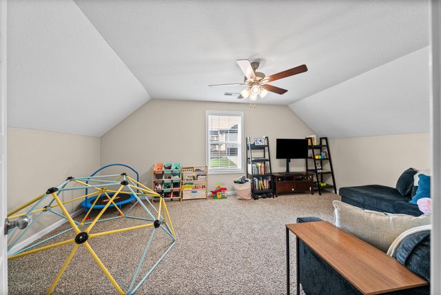 1084 Barnhill Rd, Clarksville, TN 37043