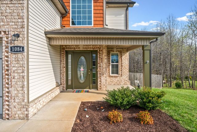 1084 Barnhill Rd, Clarksville, TN 37043