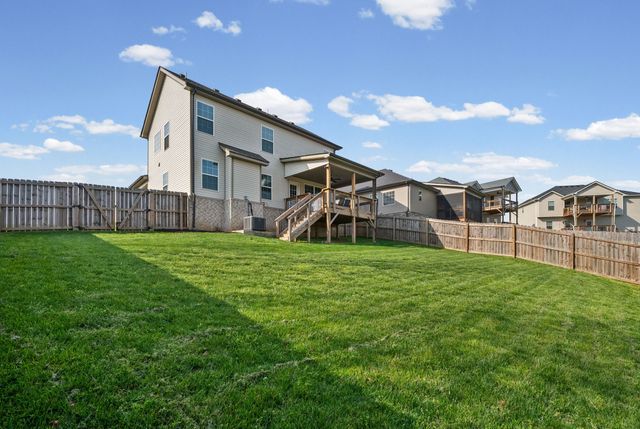 1084 Barnhill Rd, Clarksville, TN 37043