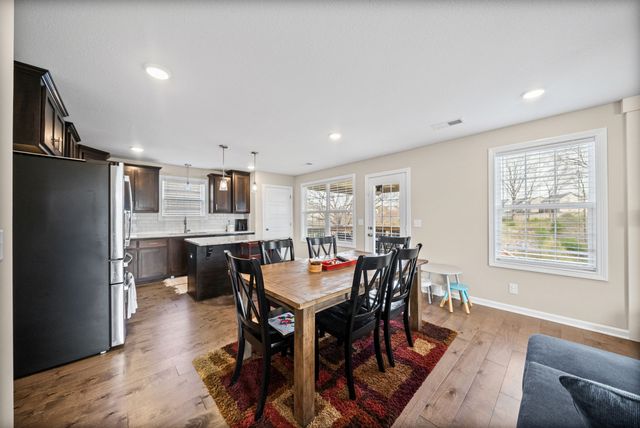 1084 Barnhill Rd, Clarksville, TN 37043