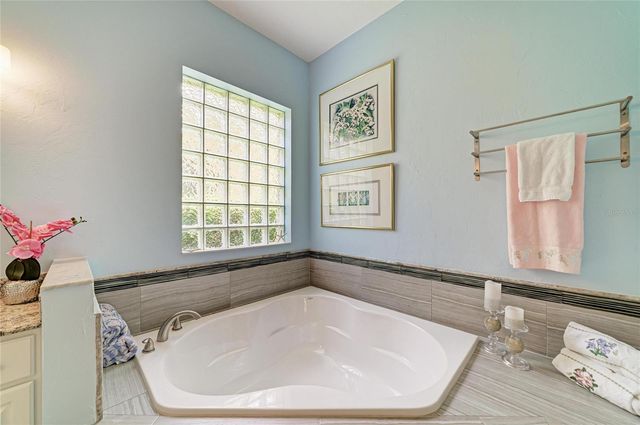 308 10TH AVENUE E, Palmetto, FL 34221