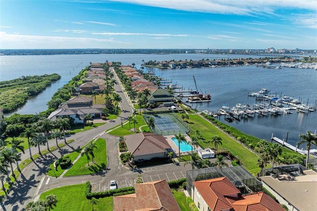308 10TH AVENUE E, Palmetto, FL 34221