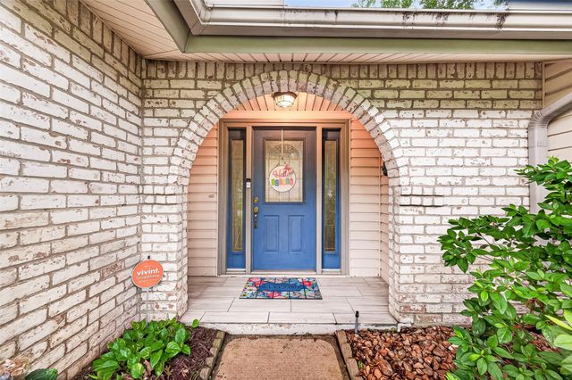 2514 Pine Village Drive, Houston, TX 77080