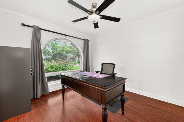 2514 Pine Village Drive, Houston, TX 77080