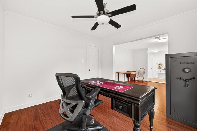 2514 Pine Village Drive, Houston, TX 77080
