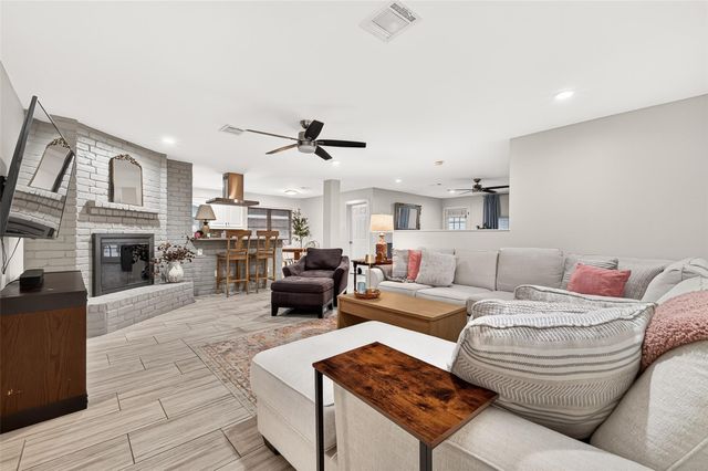 2514 Pine Village Drive, Houston, TX 77080
