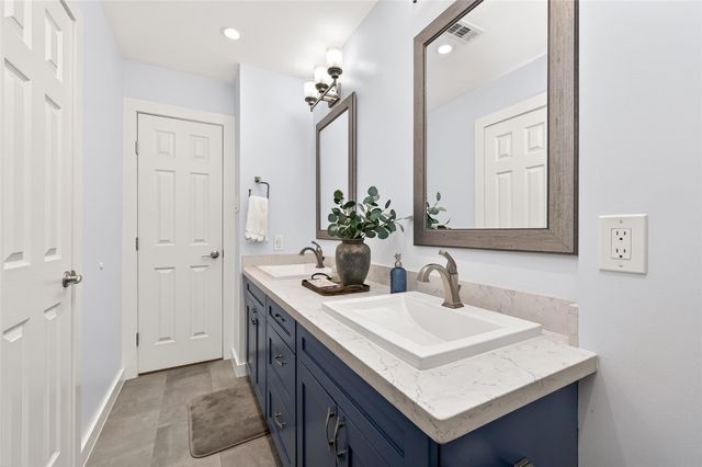 2514 Pine Village Drive, Houston, TX 77080