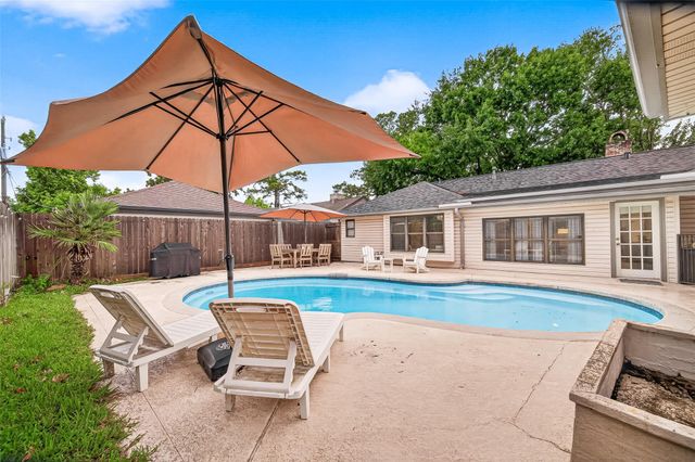 2514 Pine Village Drive, Houston, TX 77080