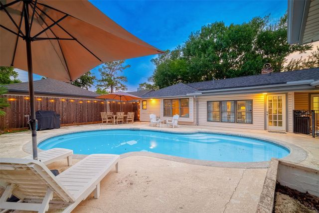 2514 Pine Village Drive, Houston, TX 77080
