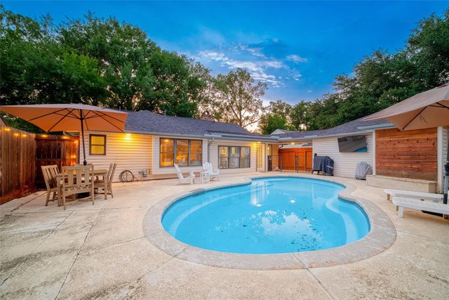 2514 Pine Village Drive, Houston, TX 77080