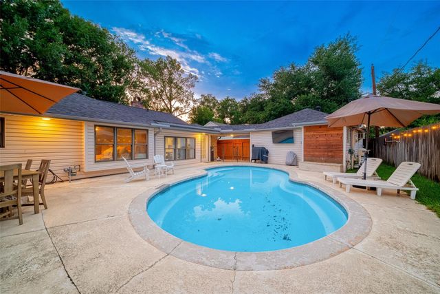 2514 Pine Village Drive, Houston, TX 77080