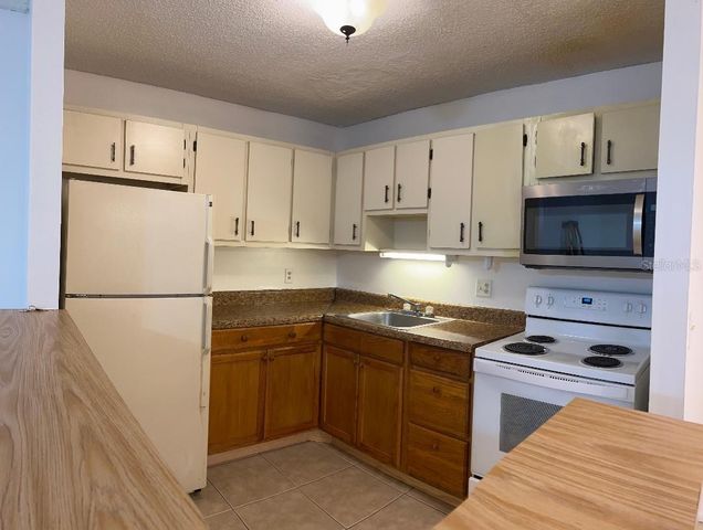 2364 OAK PARK WAY 102, Orlando, FL 32822