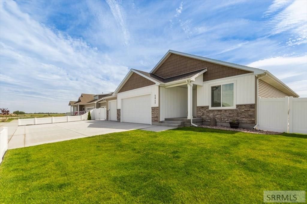 Image 2 of property listing at 5849 Macrae Dr, Idaho Falls, ID 83402
