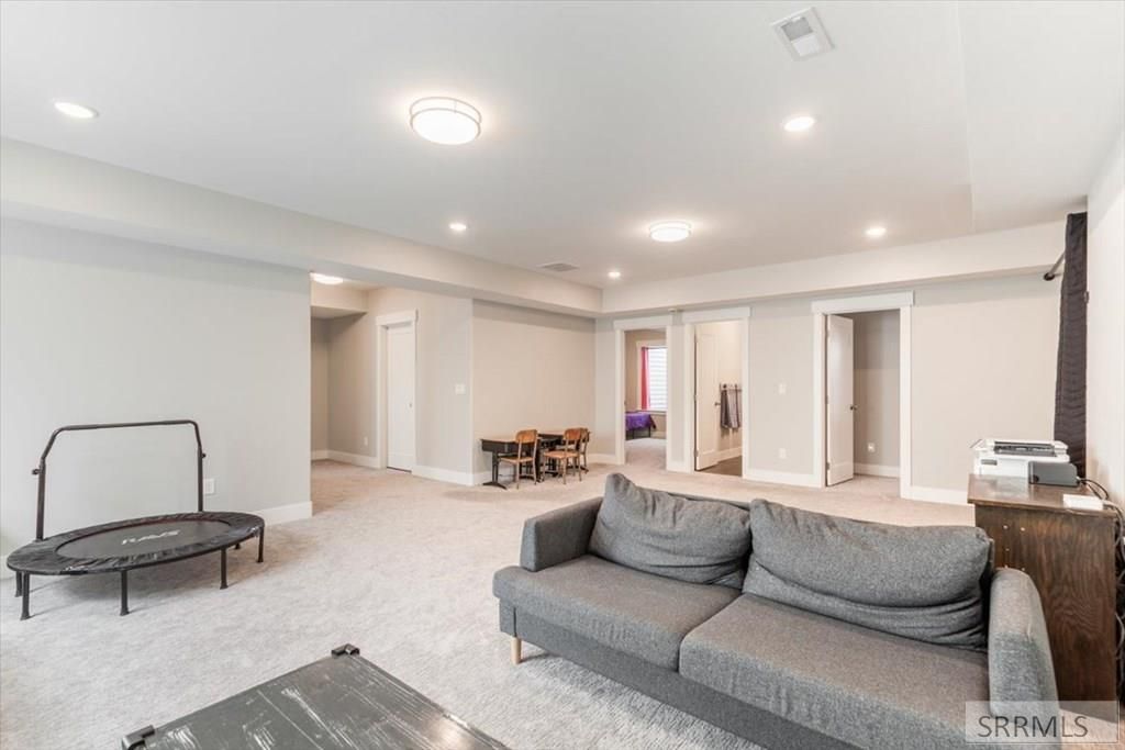 Image 20 of property listing at 5849 Macrae Dr, Idaho Falls, ID 83402