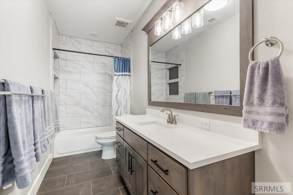 Image 25 of property listing at 5849 Macrae Dr, Idaho Falls, ID 83402