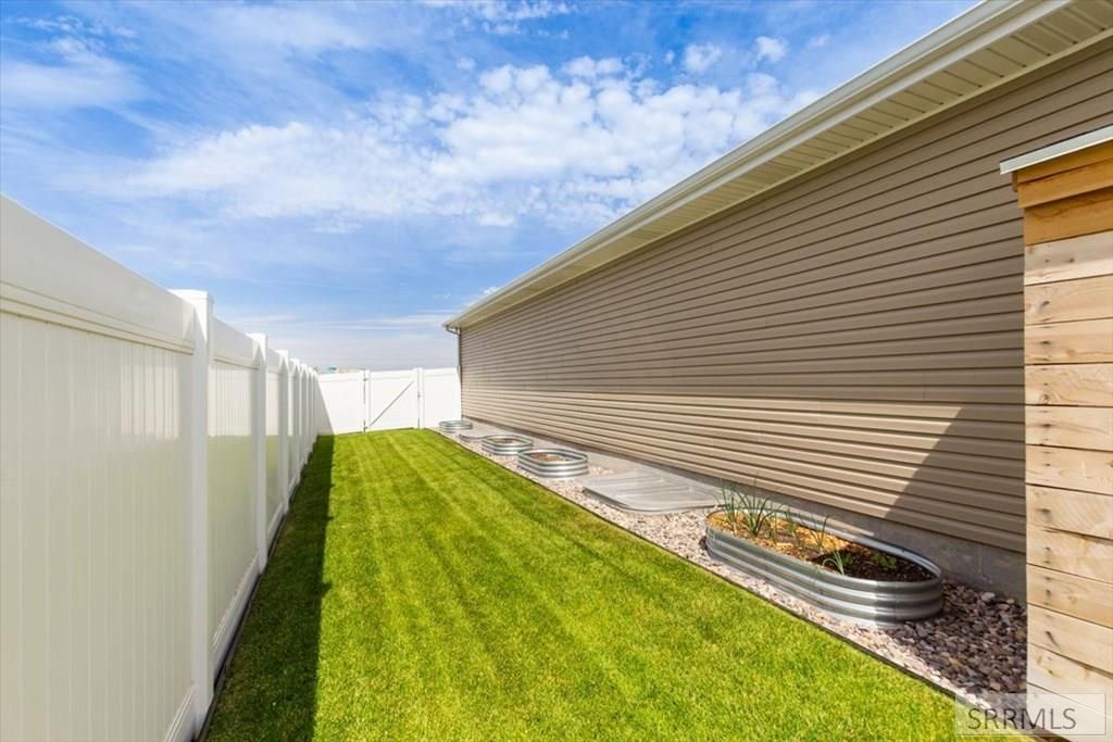 Image 33 of property listing at 5849 Macrae Dr, Idaho Falls, ID 83402