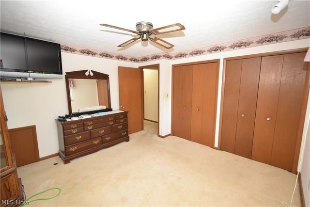 24354 S Oxford Oval, North Olmsted, OH 44070