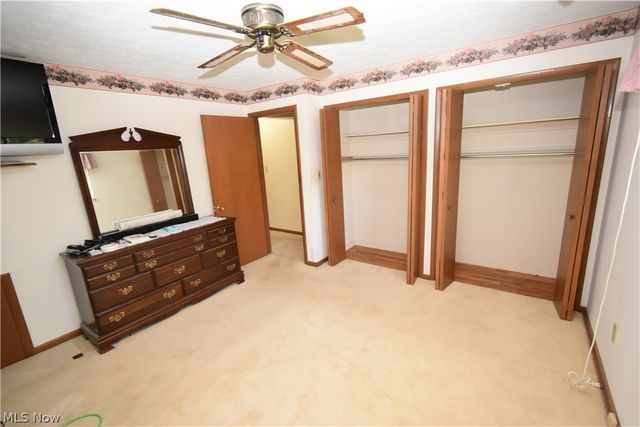 24354 S Oxford Oval, North Olmsted, OH 44070