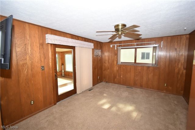 24354 S Oxford Oval, North Olmsted, OH 44070