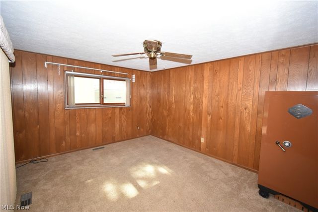 24354 S Oxford Oval, North Olmsted, OH 44070