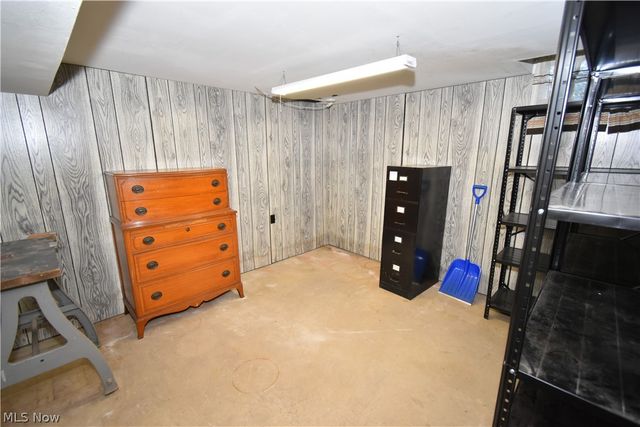 24354 S Oxford Oval, North Olmsted, OH 44070