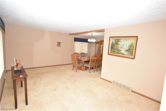 24354 S Oxford Oval, North Olmsted, OH 44070