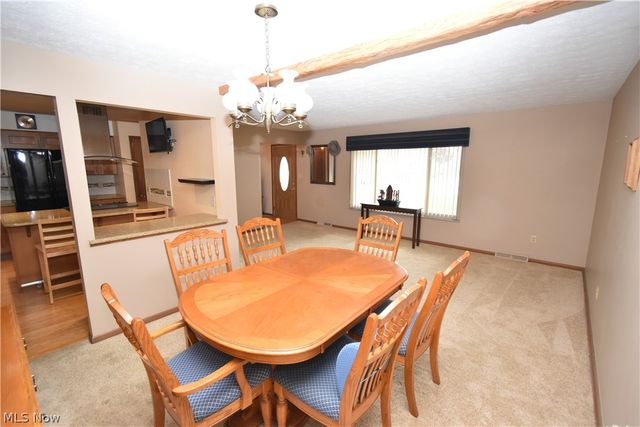 24354 S Oxford Oval, North Olmsted, OH 44070