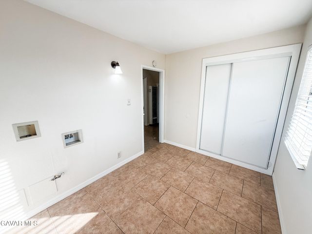 835 W Avenue J1, Lancaster, CA 93534