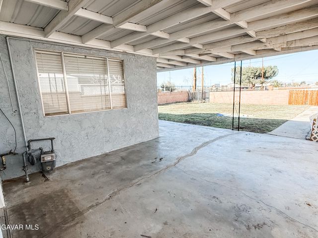 835 W Avenue J1, Lancaster, CA 93534