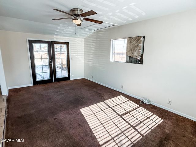 835 W Avenue J1, Lancaster, CA 93534