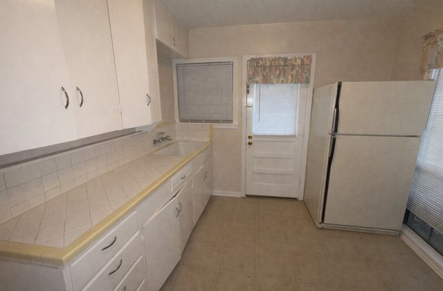 730 Sunset Drive, Irving, TX 75061