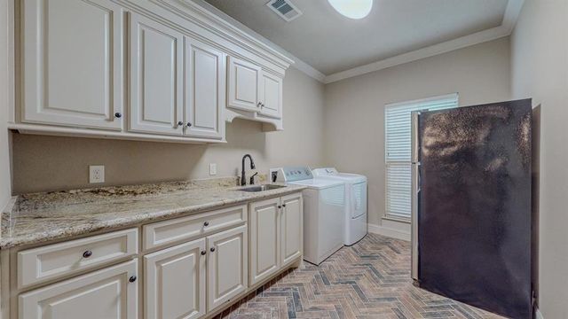 6570 Merrick Lane, Beaumont, TX 77706