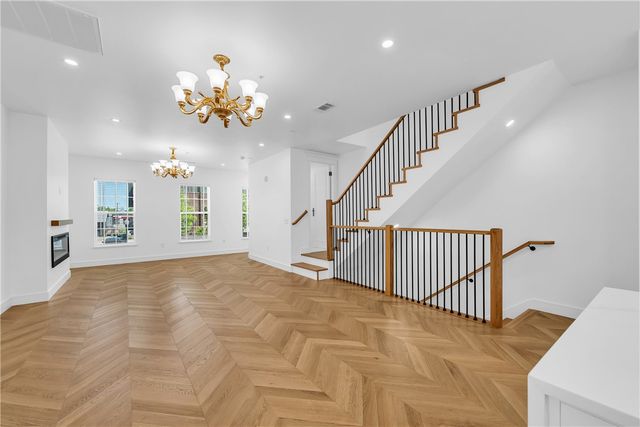 329 5th Street, Bentonville, AR 72712