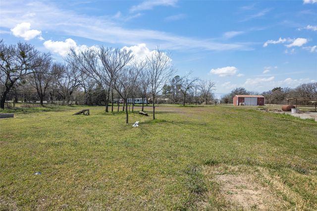 204 Pine Street, Chico, TX 76431