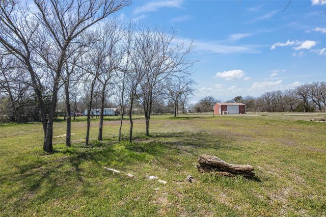 204 Pine Street, Chico, TX 76431