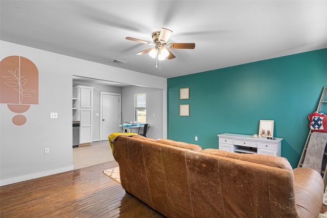 204 Pine Street, Chico, TX 76431
