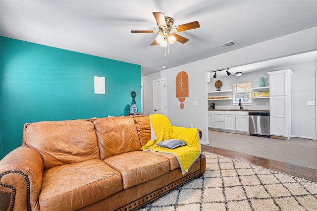 204 Pine Street, Chico, TX 76431