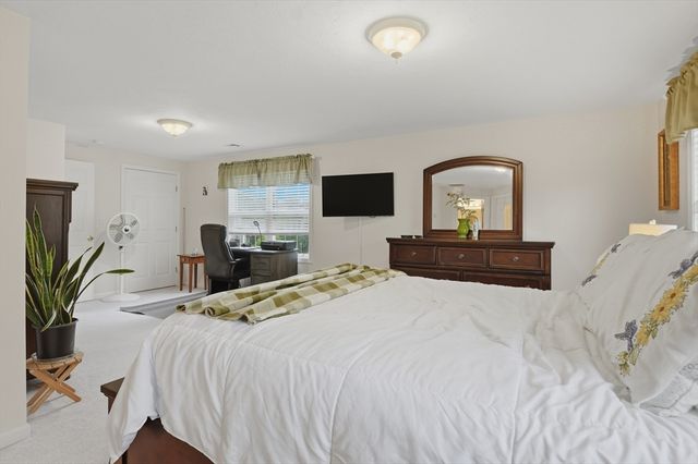 106 Manchester St 106, Leominster, MA 01453