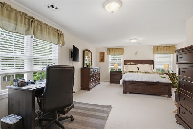 106 Manchester St 106, Leominster, MA 01453