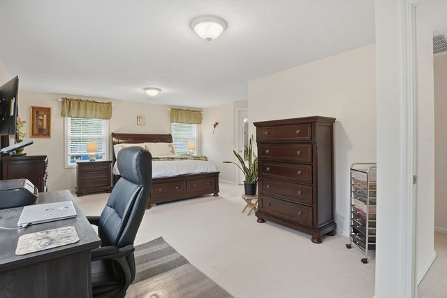 106 Manchester St 106, Leominster, MA 01453