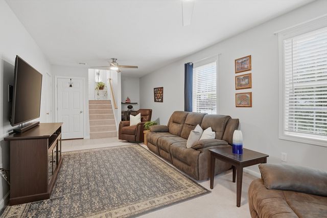 106 Manchester St 106, Leominster, MA 01453