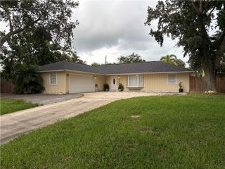570 11th Avenue, Vero Beach, FL 32962